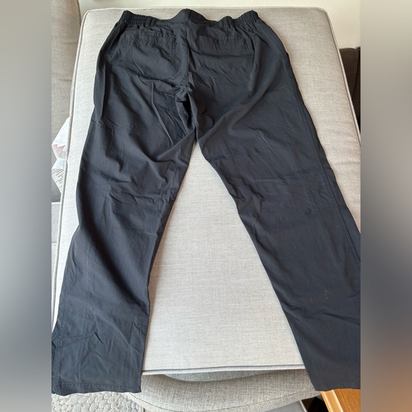 Kirkland Black Ladies Cargo/Utility Pants, Women's Size 4, Straight Leg - Picture 3 of 9